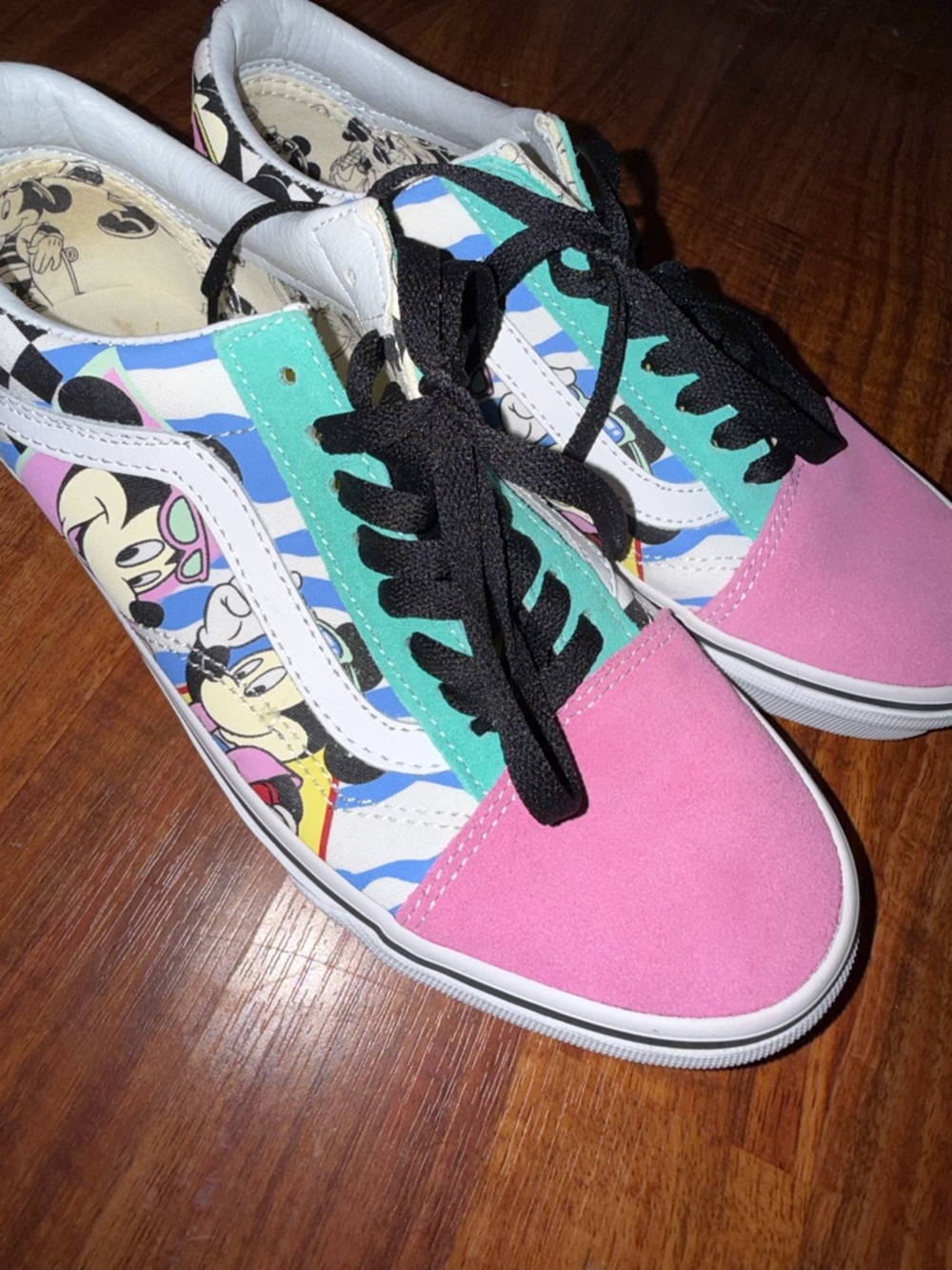 Vans x Disney Old Skool 80’s Mickey - Picture 3 of 8